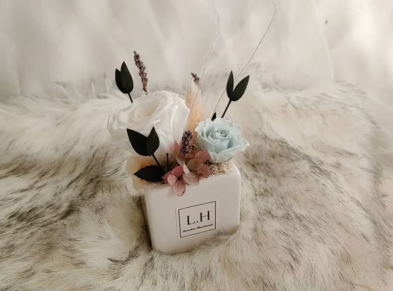 【藍芯手作】優雅女伶・永生玫瑰盆花 畢業花束 生日禮物 開幕禮