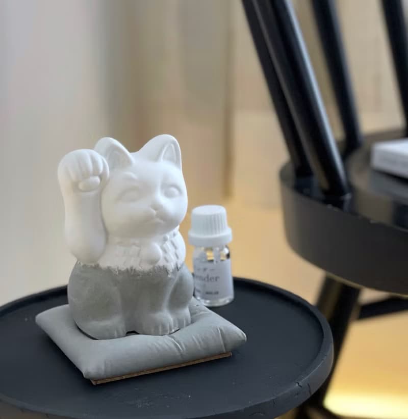 10CM 新版水泥招財貓擴香座 連水泥咕𠱸  右招財 / 左招福