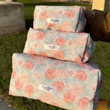 Sweetstore Supply原創粉格蝴蝶結化妝包便攜收納包