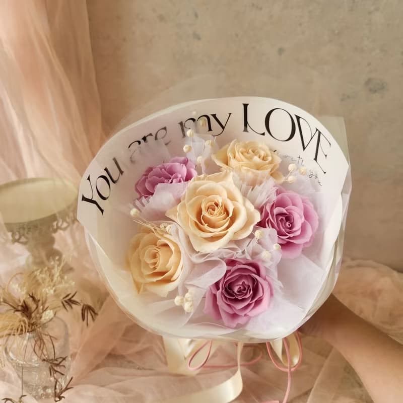 淡淡的幸福 俄羅斯圓形花束 6朵永生大玫瑰 香檳粉色 七夕 情人節