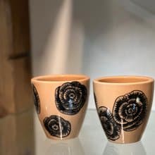 純手工繪製款 黑色花朵 陶瓷杯 (一入)