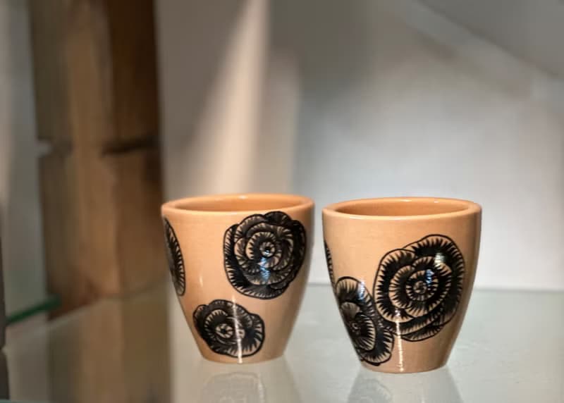 純手工繪製款 黑色花朵 陶瓷杯 (一入)