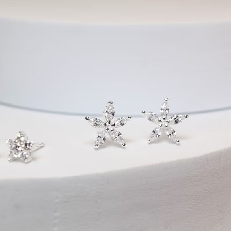 【SWS飾品】優雅花朵耳環 925純銀 上班穿搭 簡約風格飾品