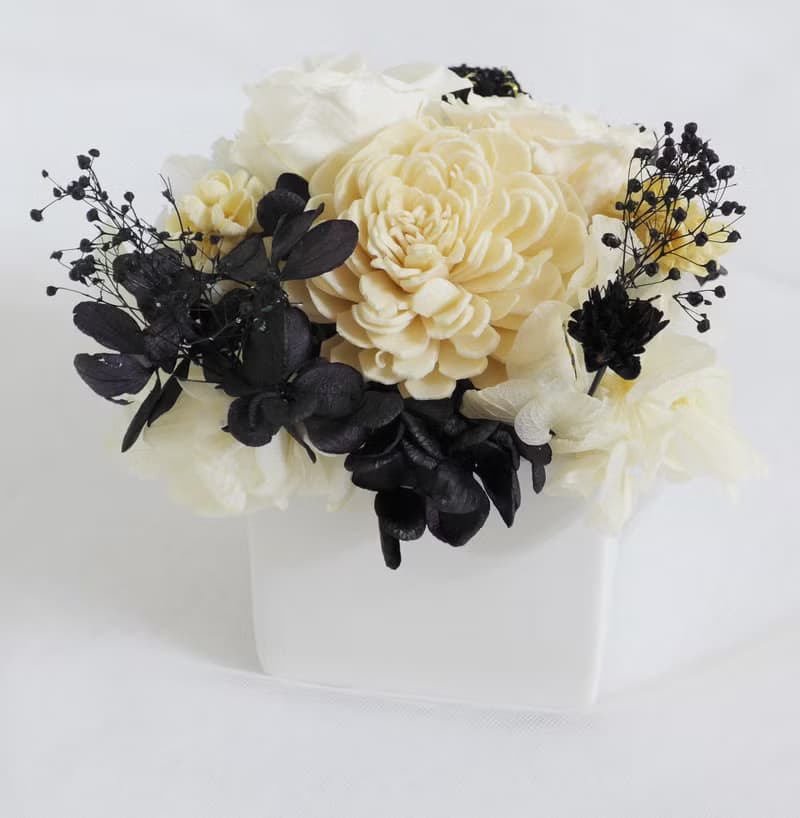 黑白小香風雅致盆花 情人節玫瑰花束 告白求婚結婚捧花永生乾燥花