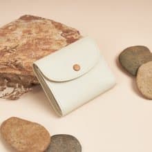 TRIFOLD leather wallet in Cream-tan