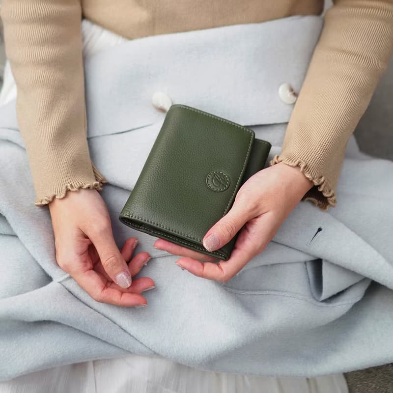Stella (Moss Green) : Short wallet, folded wallet, soft cow leather