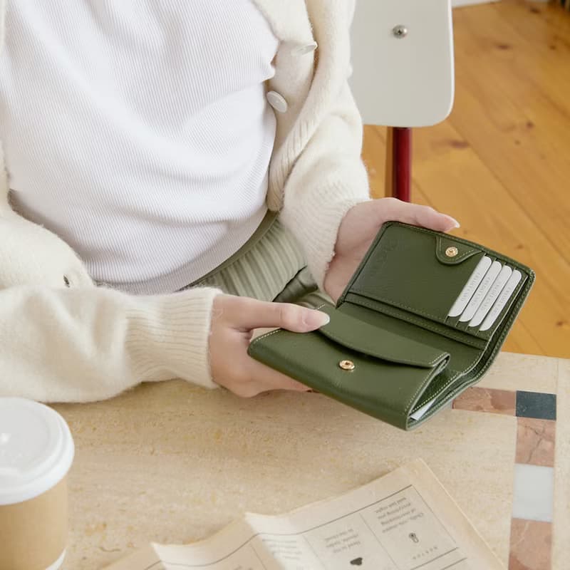 Stella (Moss Green) : Short wallet, folded wallet, soft cow leather
