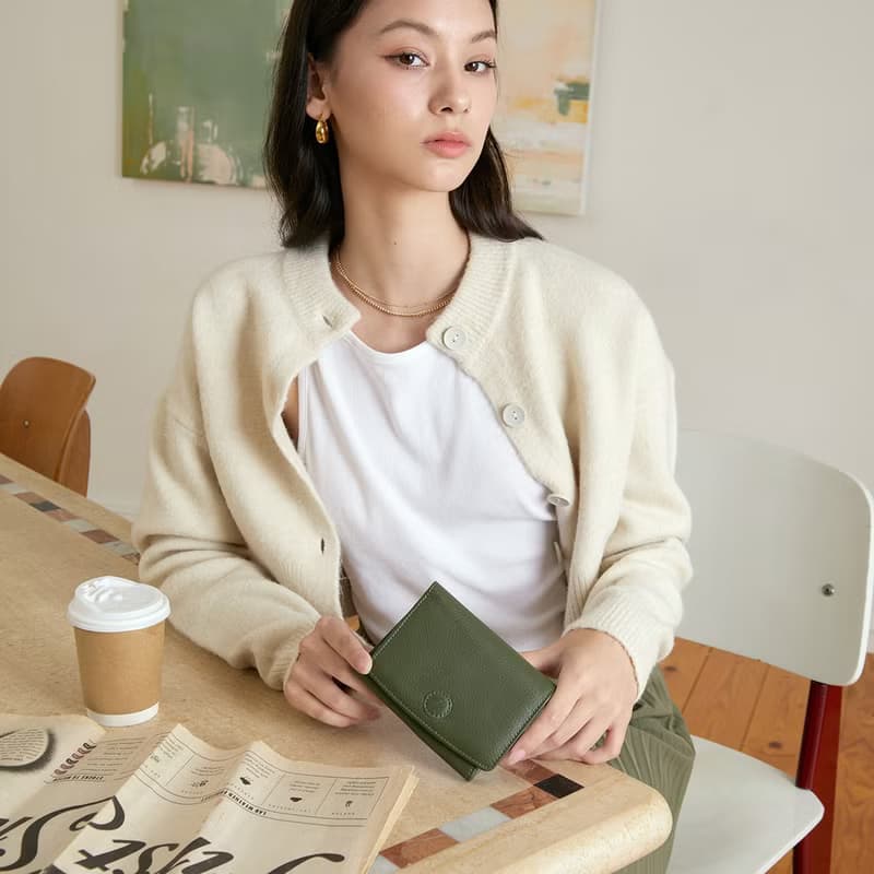 Stella (Moss Green) : Short wallet, folded wallet, soft cow leather