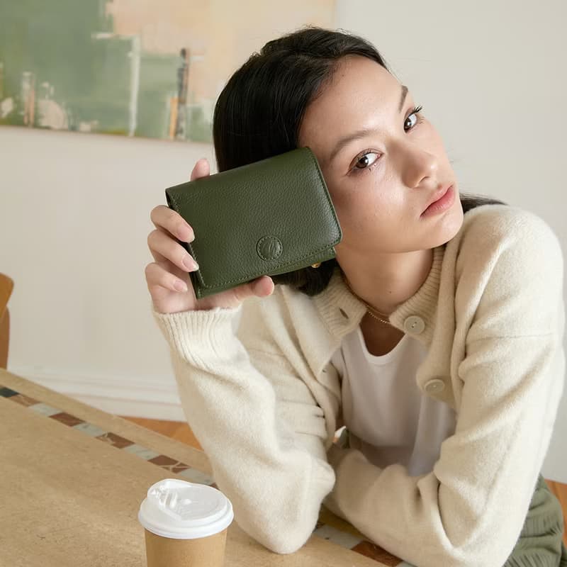 Stella (Moss Green) : Short wallet, folded wallet, soft cow leather