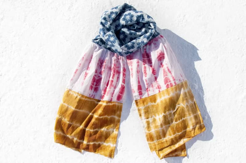 藍染絲巾/蠟染刺繡絲巾/植物染圍巾/indigo漸層綿線絲巾-藍色幾何