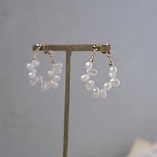 小さなパールのリングピアス