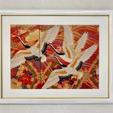 きものからつくるアートパネル019　鶴　1点もの　壁掛け　和柄　吉祥文様　長寿祝い　和モダンインテリア　きものアート made in japan
