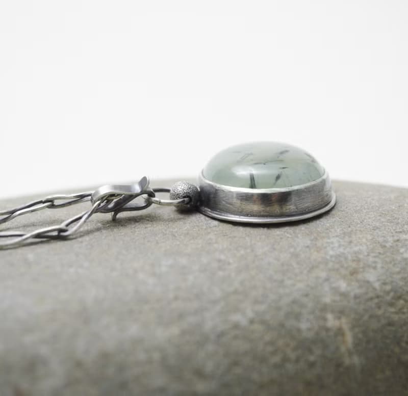 幸運草-葡萄石‧背面鏤空幸運草‧硫化純銀手工鍊項鍊