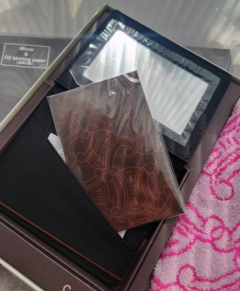 全新連盒 CELINE 凱旋門浮雕卡片包卡片套禮物毛巾面油紙化妝禮盒