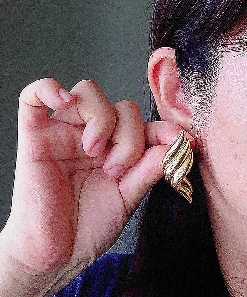 Vintage Jewelry 西洋古董飾品 金色調 摩登 扭旋 針式耳環