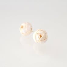 芍薬のつぼみのピアス・イヤリング/きものアップサイクルアクセサリー