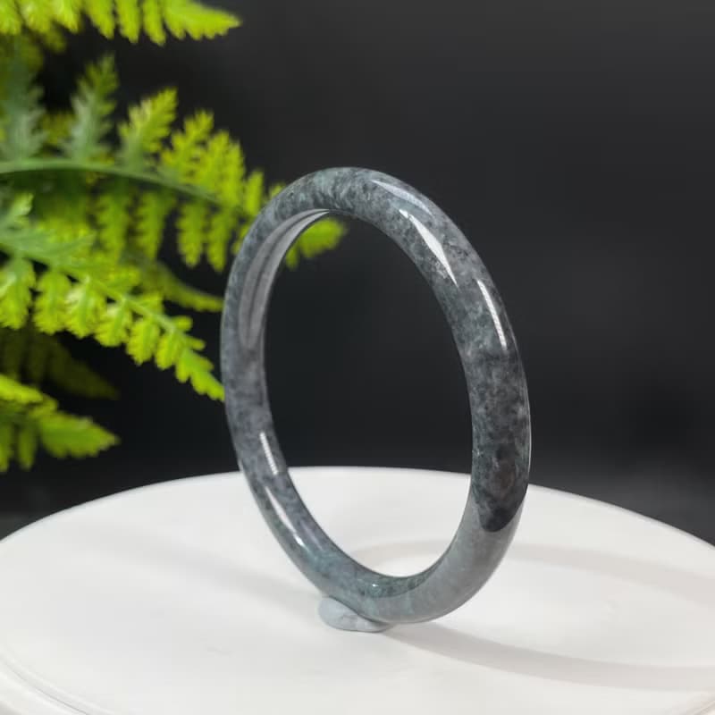福利款 烏雞翡翠手鐲 58MM 黑白相融飄花 緬甸A貨 玉手環 附證書