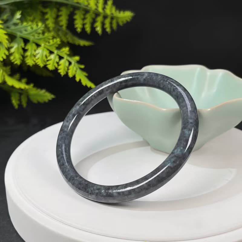福利款 烏雞翡翠手鐲 58MM 黑白相融飄花 緬甸A貨 玉手環 附證書