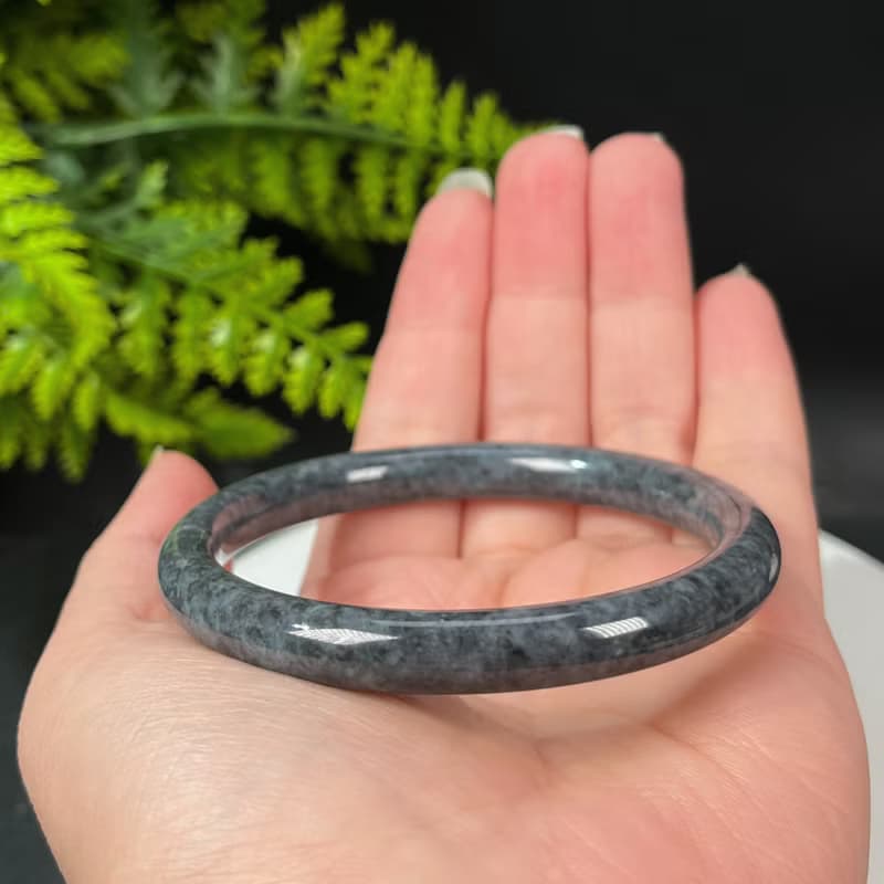 福利款 烏雞翡翠手鐲 58MM 黑白相融飄花 緬甸A貨 玉手環 附證書
