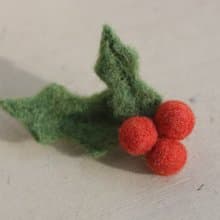 羊毛氈冬青別針 復古紅 聖誕禮物 交換禮物 現貨款 可直接下標
