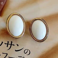 vintage jewelry SARAH COV 氣質橢圓白色賽珞珞 夾式耳環