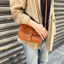 復古郵差包/斜背包  Size:S 植鞣牛革製