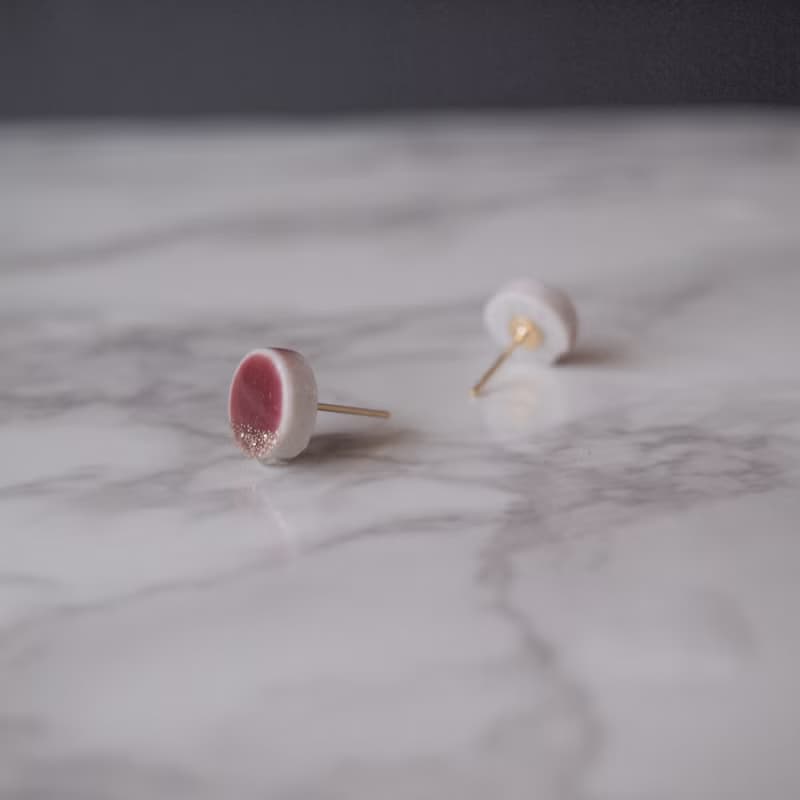ぷっくり小丸美濃焼ピアス(ボルドー) ピアス / イヤリング