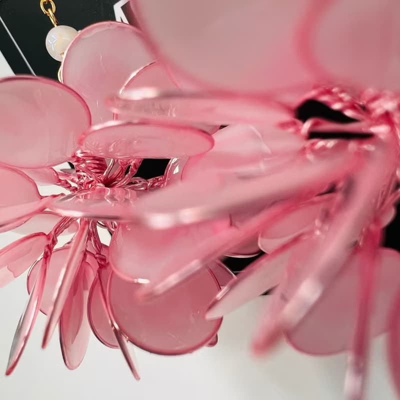 粉粉花球耳環