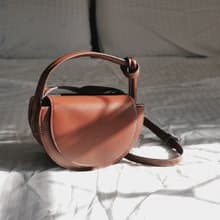 半月包斜背包 Eve Flap Bag 真皮包/ Espresso Brown