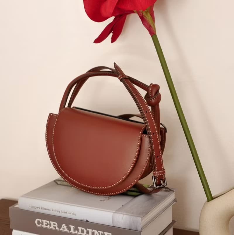 半月包斜背包 Eve Flap Bag 真皮包/ Espresso Brown