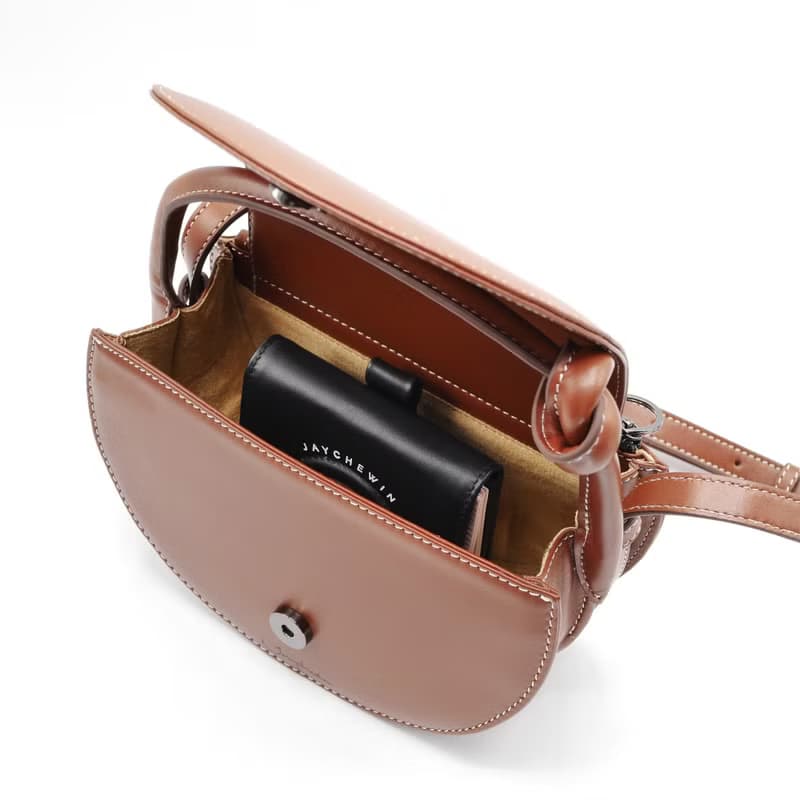 半月包斜背包 Eve Flap Bag 真皮包/ Espresso Brown