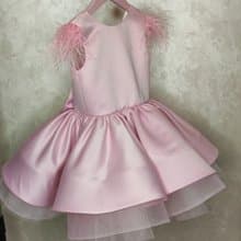 satin flower girl short pink dress with feathers for wedding, birthday, concerts