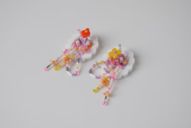21g的生日禮物 白框耳環-大 橘黃花 【sep. beads x WU studio】