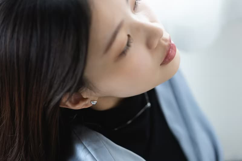 Teardrop弧面光澤水滴 925純銀鍍白k 純銀耳環 耳夾