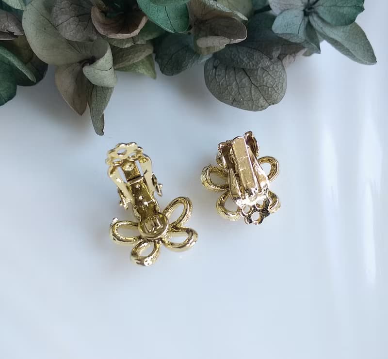 【西洋古董飾品 】小巧 可愛 小綠花 夾式耳環