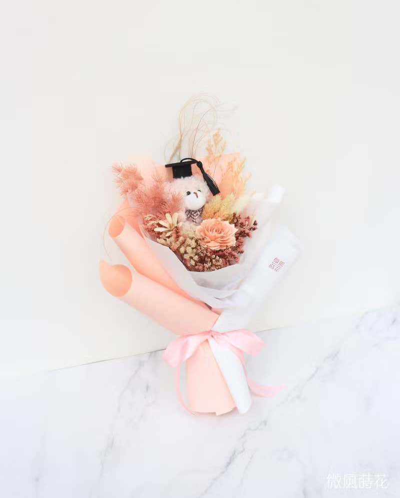 【依偎】粉紫色系畢業花束/ 乾燥花束/ 畢業熊花束