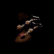 為愛癡狂 l 鈦晶瘋狂瑪瑙畢加索石耳勾式耳環 E0028