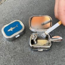 美國 Kikkerland 日系鯊魚圖案煙灰缸 隨身便攜式迷你煙灰盒帶蓋