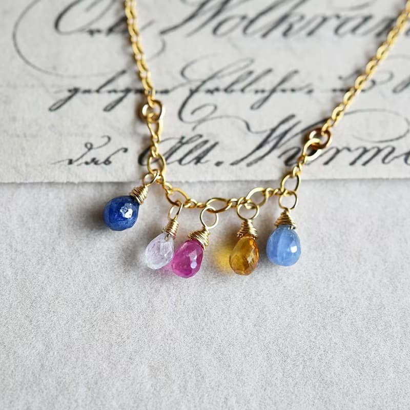 カリスマ性、勝利運などを高める カラフル サファイアのブレスレット 9月誕生石