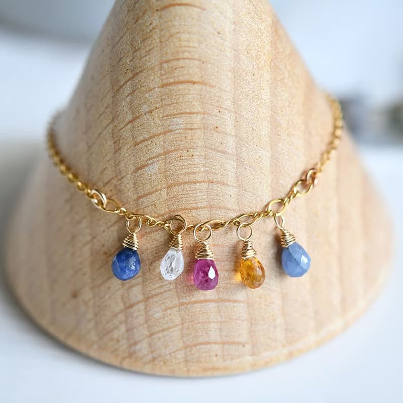 カリスマ性、勝利運などを高める カラフル サファイアのブレスレット 9月誕生石