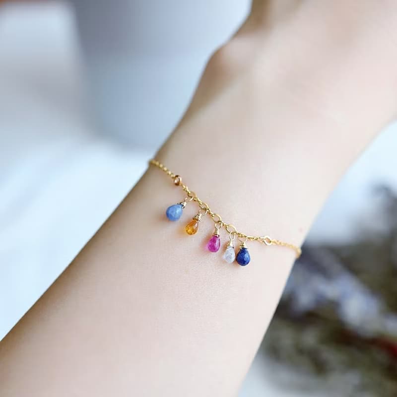 カリスマ性、勝利運などを高める カラフル サファイアのブレスレット 9月誕生石