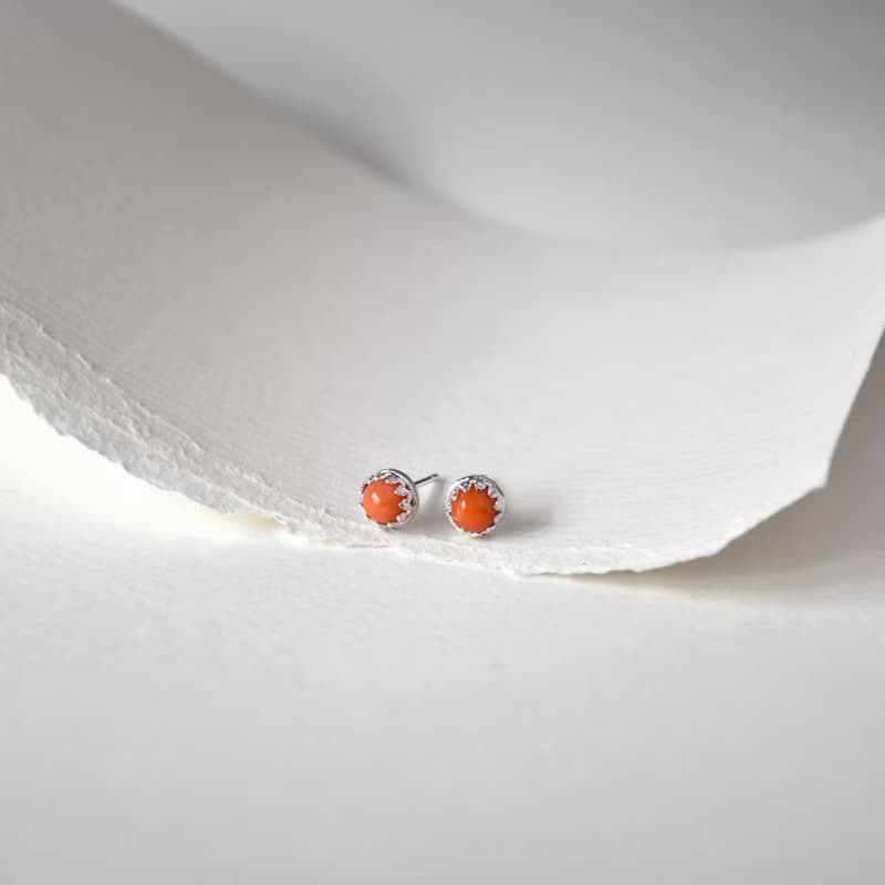 手製日本天然粉橙色珊瑚耳釘耳環 // 天然寶石 // 三月份生日石