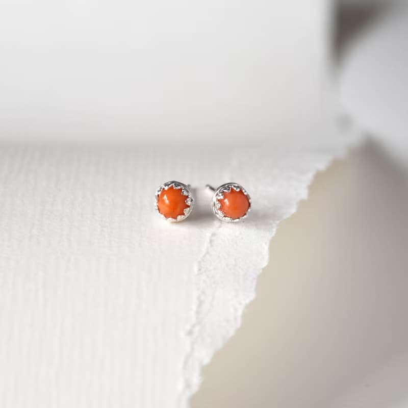 手製日本天然粉橙色珊瑚耳釘耳環 // 天然寶石 // 三月份生日石