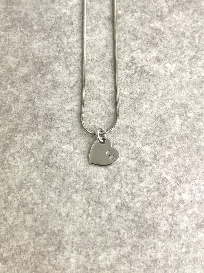 【 日本直送　名牌中古包 】Christian Dior クリスチャン ディオール ネックレス シルバー CDロゴ ハート vintage 2f2nrz