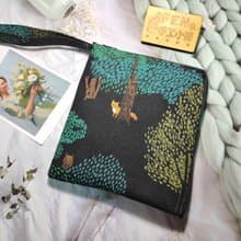 森林系列-日本布料作家手繪森林樹L型拉鍊袋加鋪棉-電子書保護套-