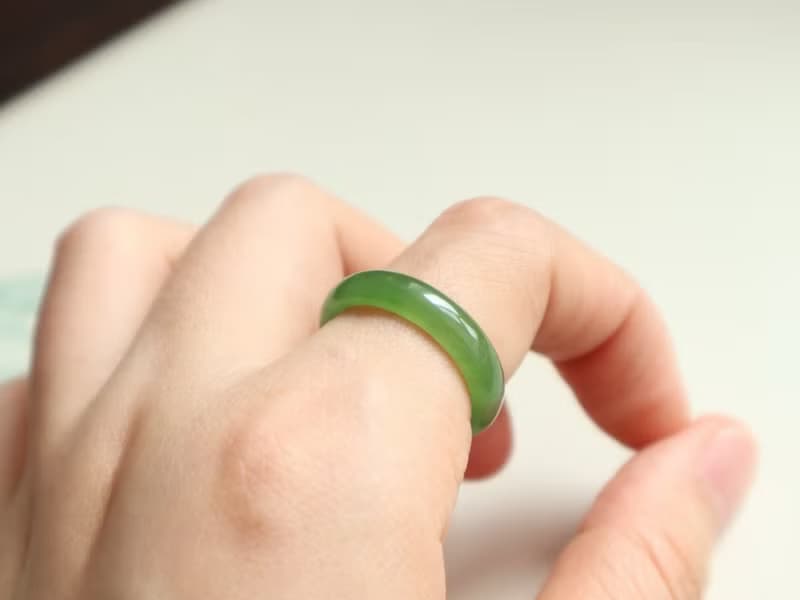 天然和田玉指環戒指碧玉戒指純手工雕刻料子細膩油潤內徑19mm