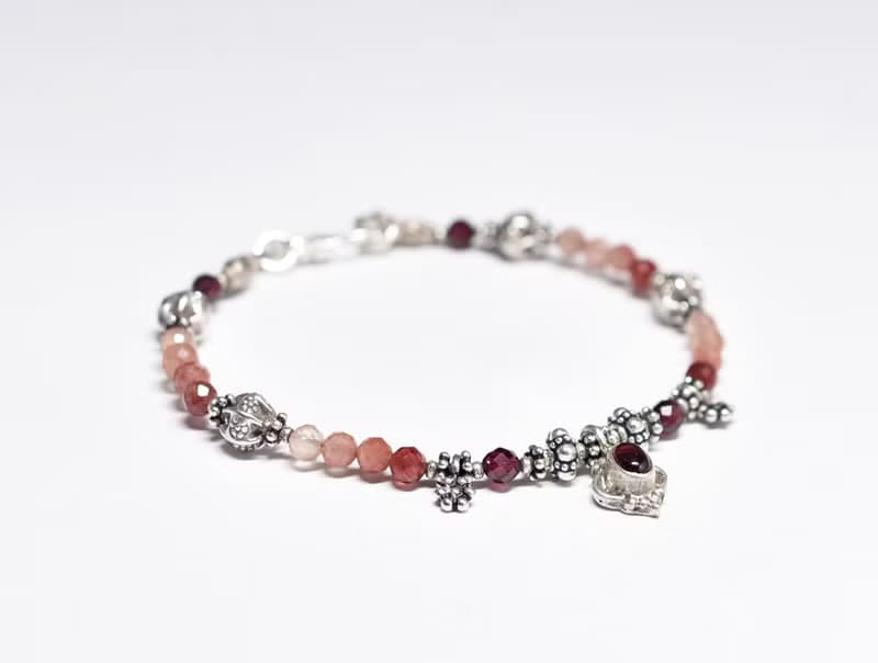 シルバー装飾ガーネットとお花インドシルバー、ガーネットとアンデシンのブレス