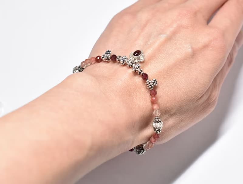 シルバー装飾ガーネットとお花インドシルバー、ガーネットとアンデシンのブレス