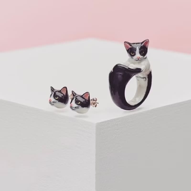 AndMary 手繪瓷耳環-黑白貓 禮盒裝 Black & White Cat Earrings
