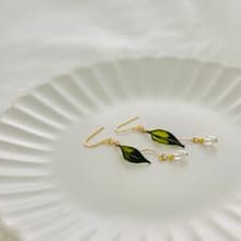 【Green】 葉 - 手作樹脂水晶花耳環 無痛耳夾 uv飾品